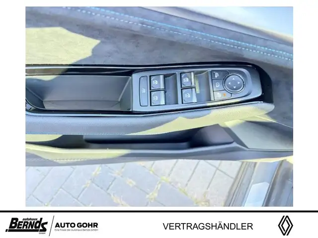 Renault Austral view 10