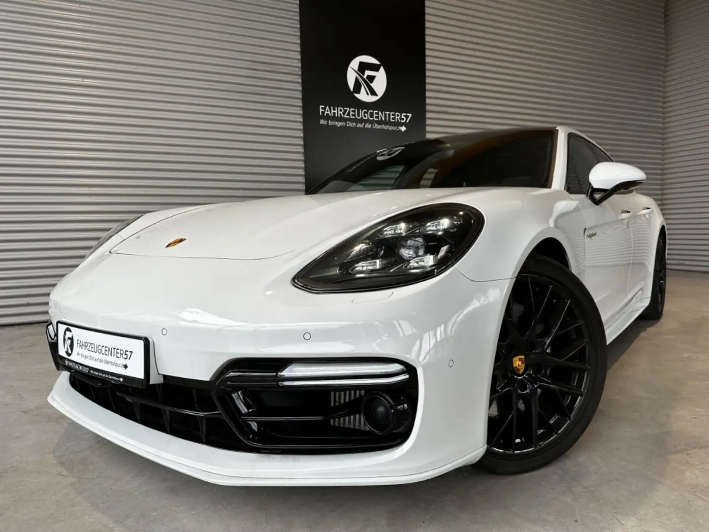 Porsche Panamera Sport Turismo 4 E-Hybrid/360°/CARPLAY Blanc - 1