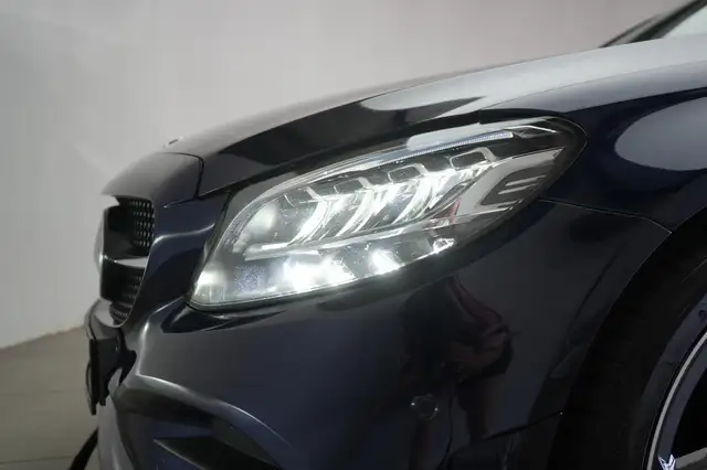 Mercedes-Benz C-Class view 8