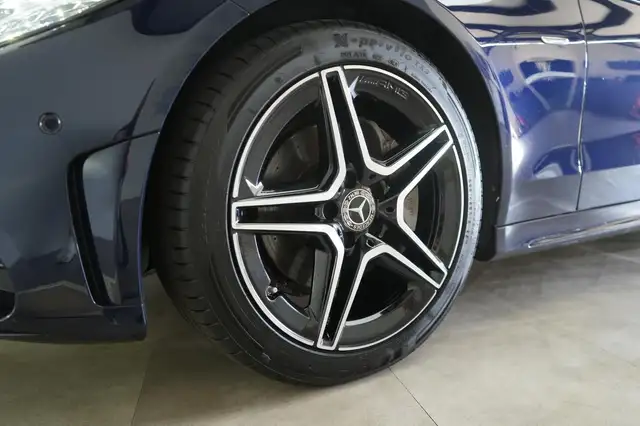 Mercedes-Benz C-Class view 9