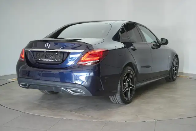 Mercedes-Benz C-Class view 3