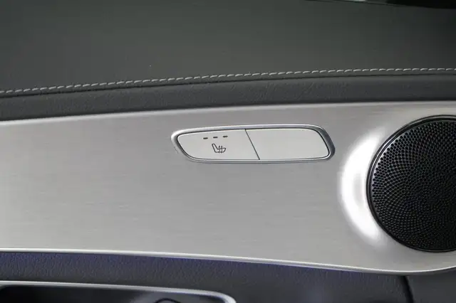 Mercedes-Benz C-Class view 20