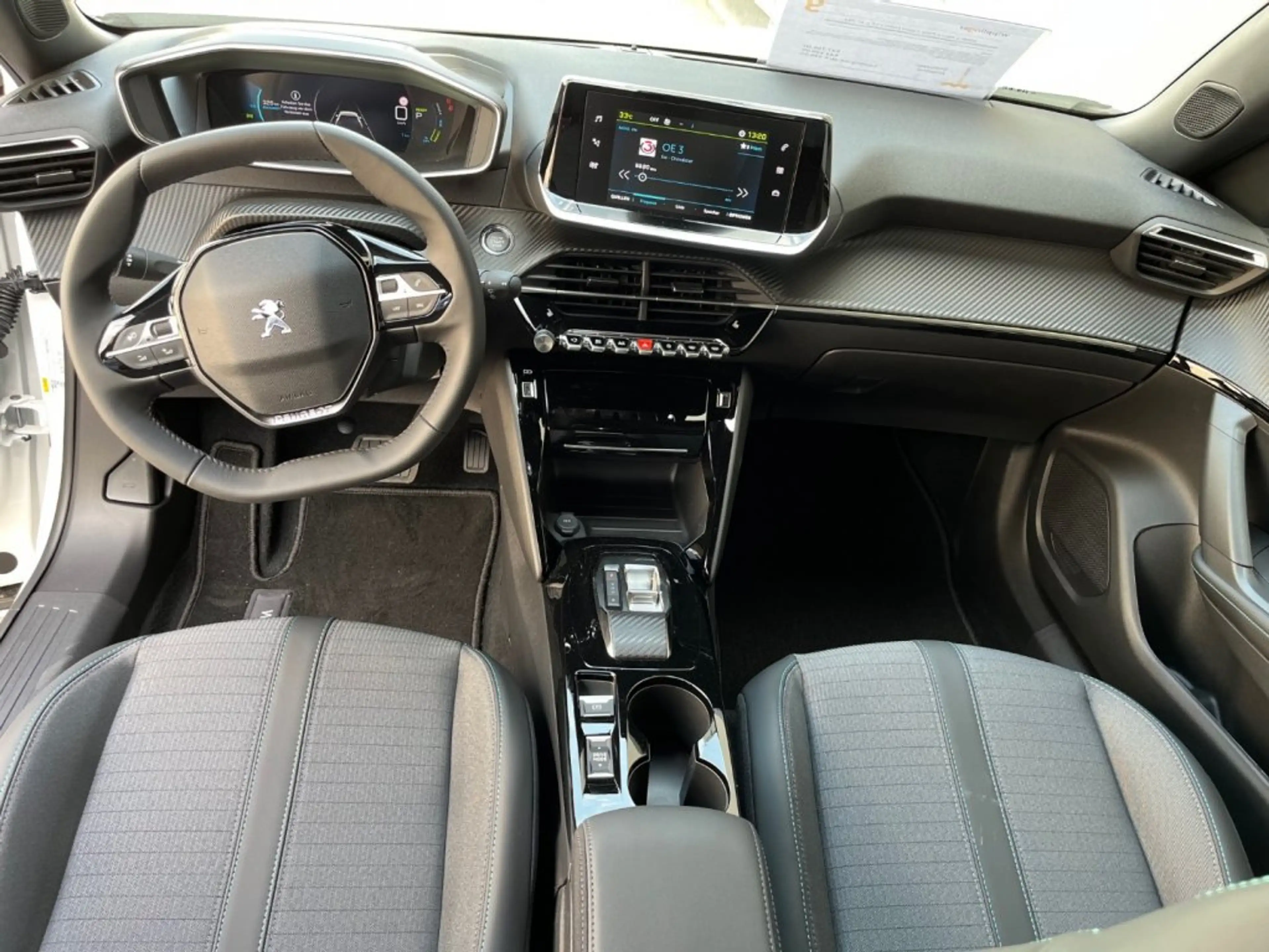 Peugeot 2008 E-2008 Allure Pack 136PS 3-phasig LP € 47.786,- weis — photo 9