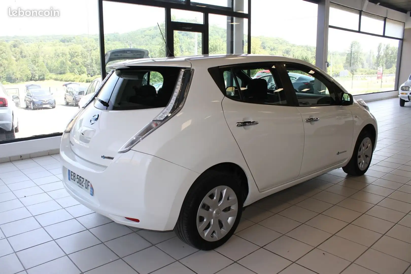 Nissan Leaf electrique 24 kWh Acenta Camera de recul Clé main libre Blanc - 2