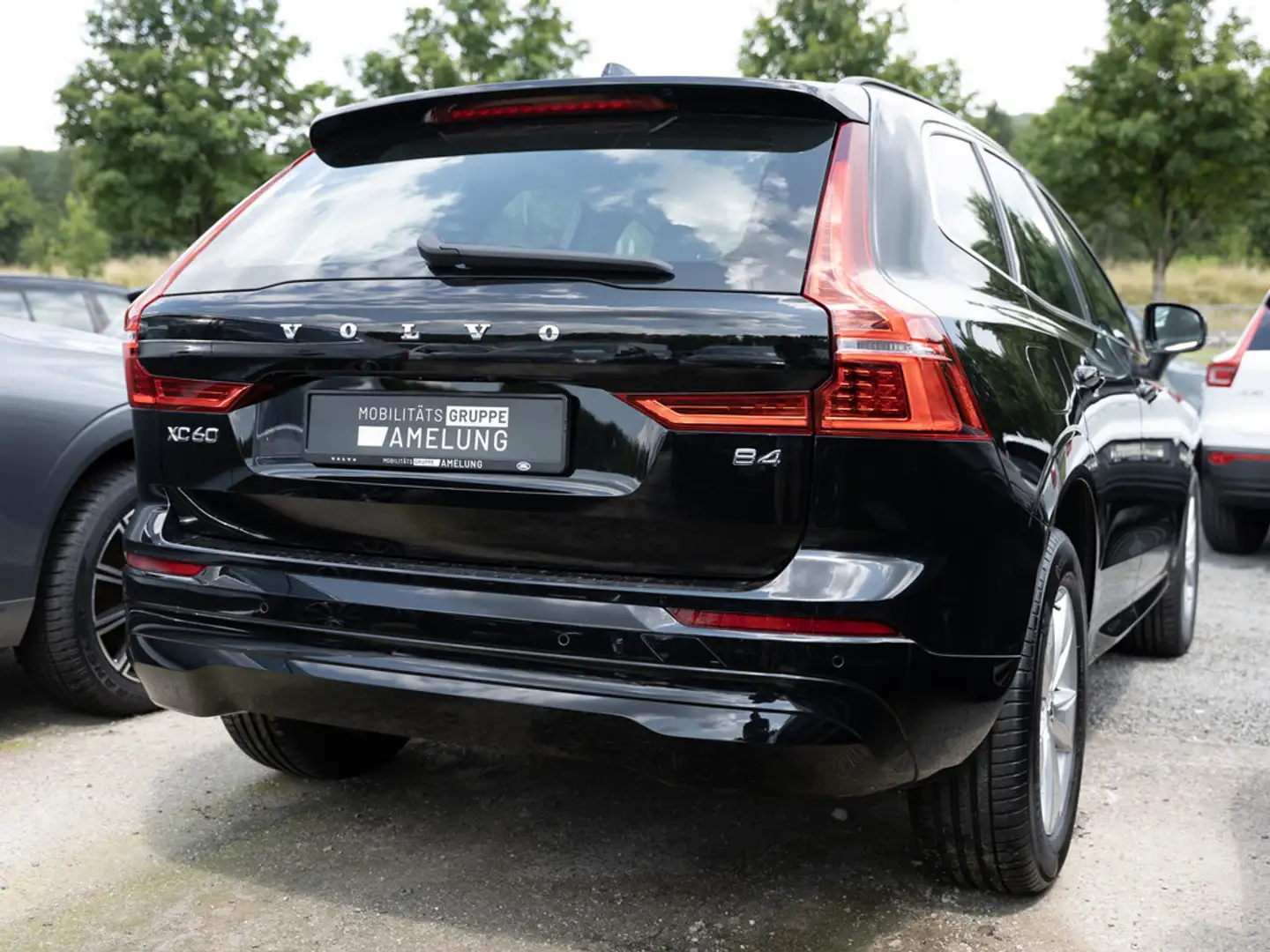 Volvo XC60 B4 Core KAMERA NAVI W-LAN AHK FACEL. LED Schwarz - 2