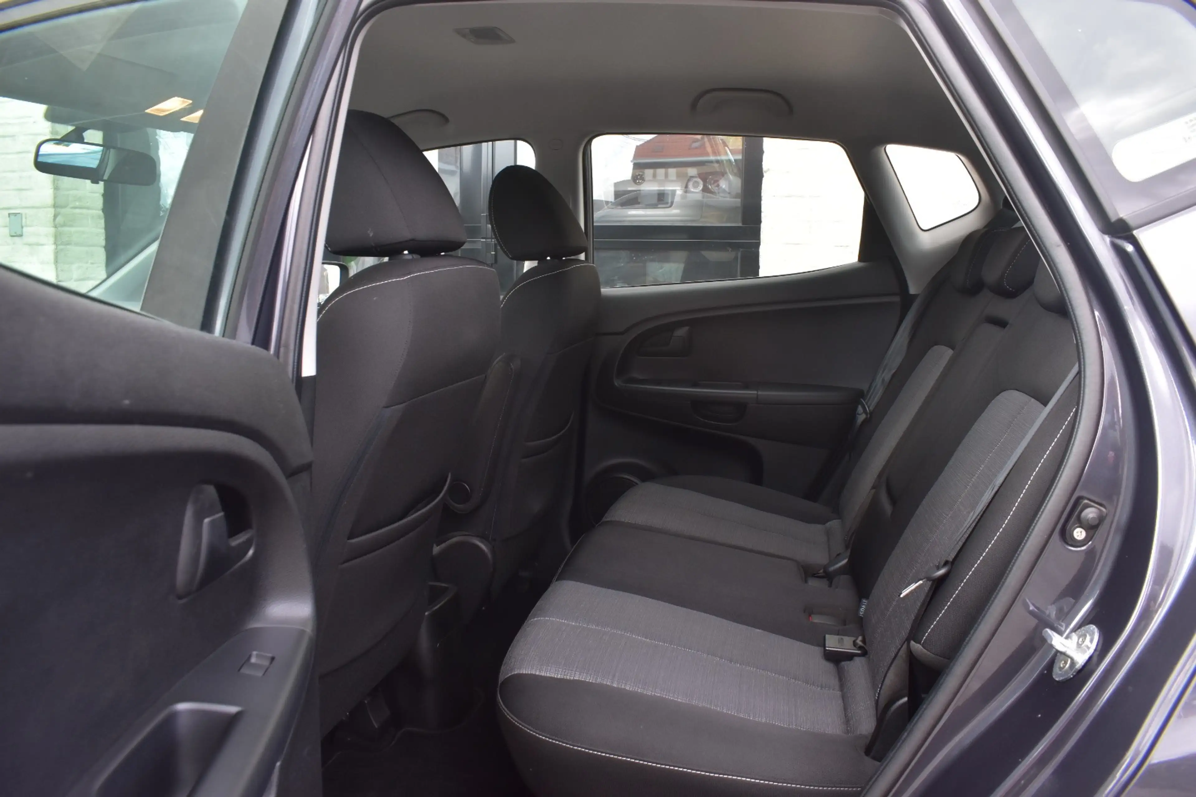 Kia Venga 1.6i Evoque ISG EcoDynamics / Verw Zetels / PDC / Airco / garantie — photo 14