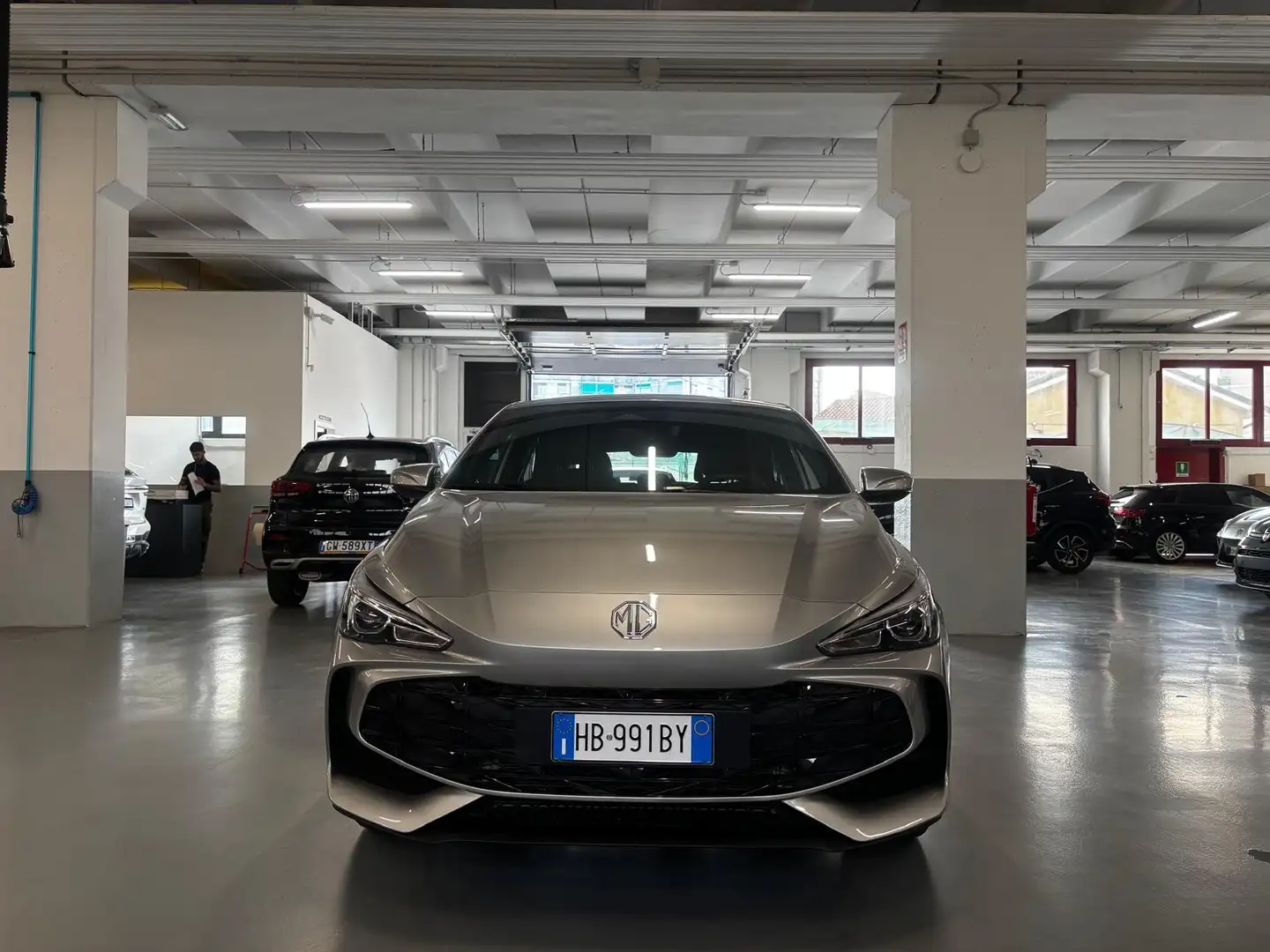 MG MG3 3 Hybrid+ LUX Gris - 2