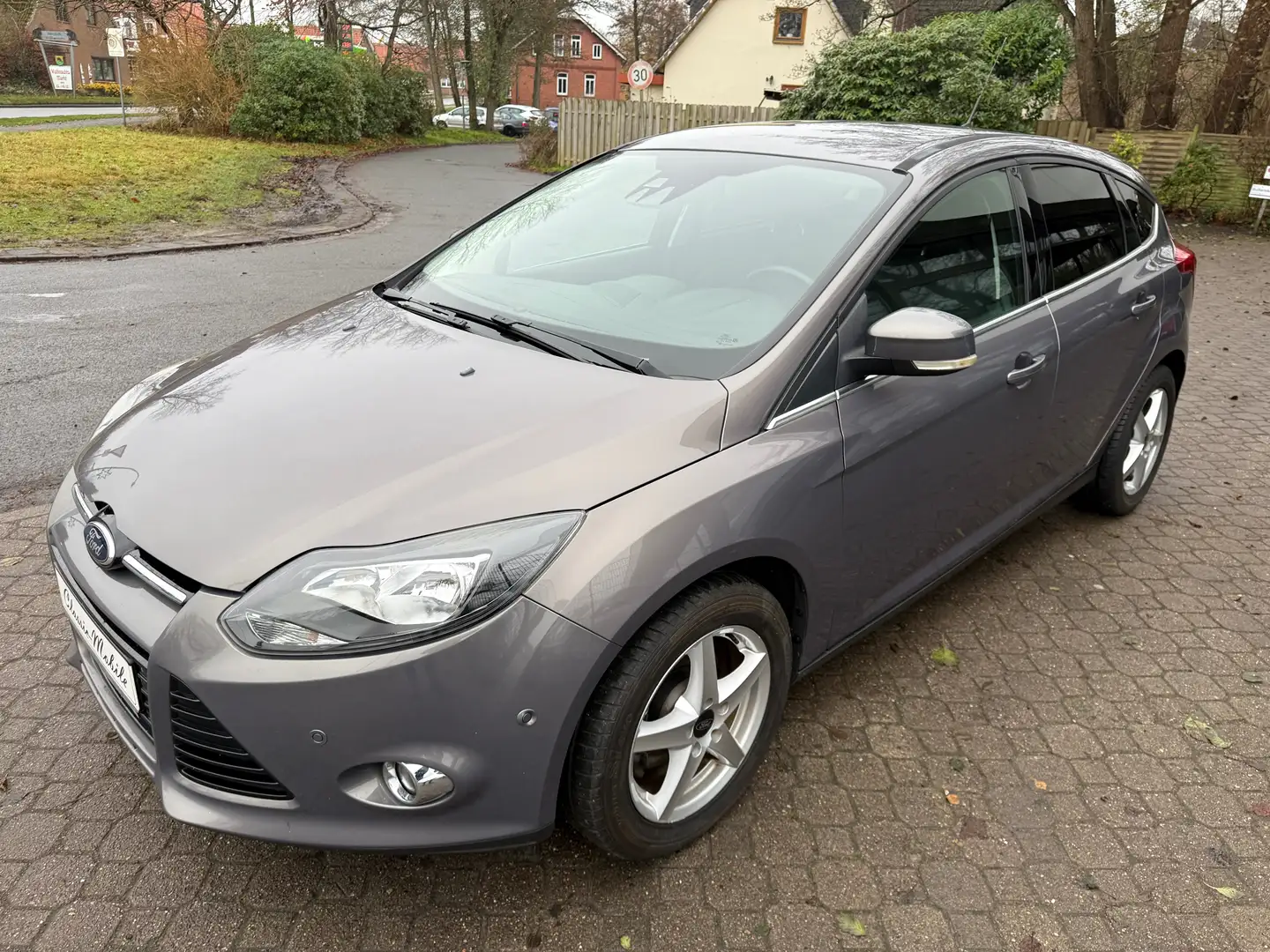 Ford Focus 1.6 Titanium *nur 129 TKM*2.Hand*Scheckheft*HU neu Grau - 2