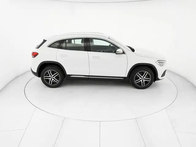 Mercedes-Benz Gla view 5