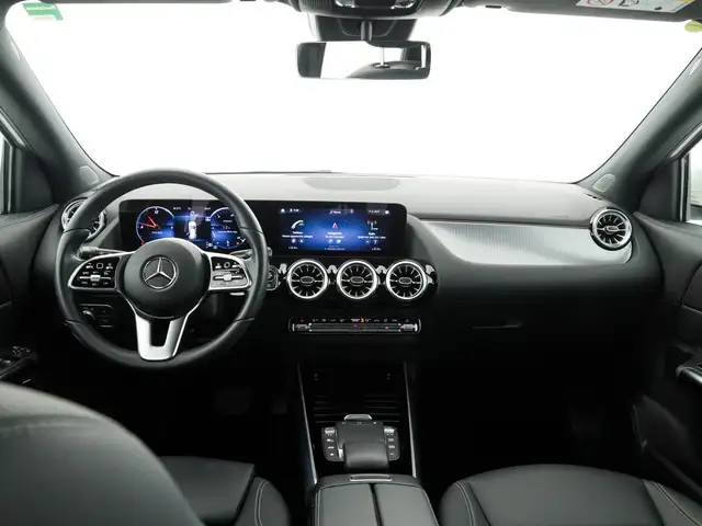 Mercedes-Benz Gla view 9