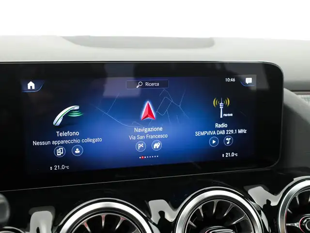 Mercedes-Benz Gla view 16
