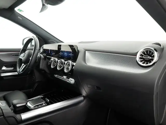 Mercedes-Benz Gla view 10