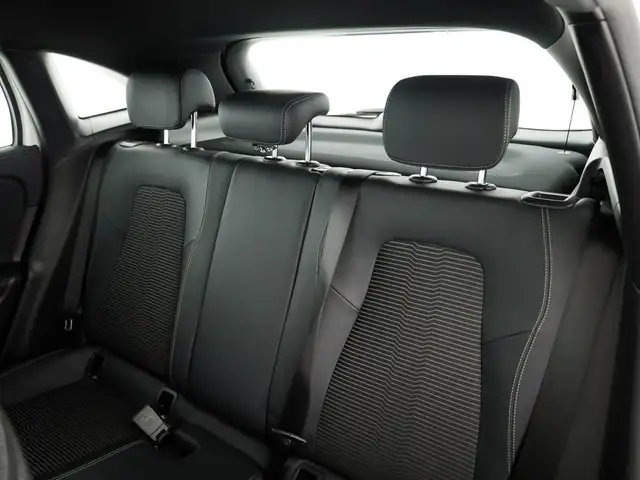 Mercedes-Benz Gla view 14