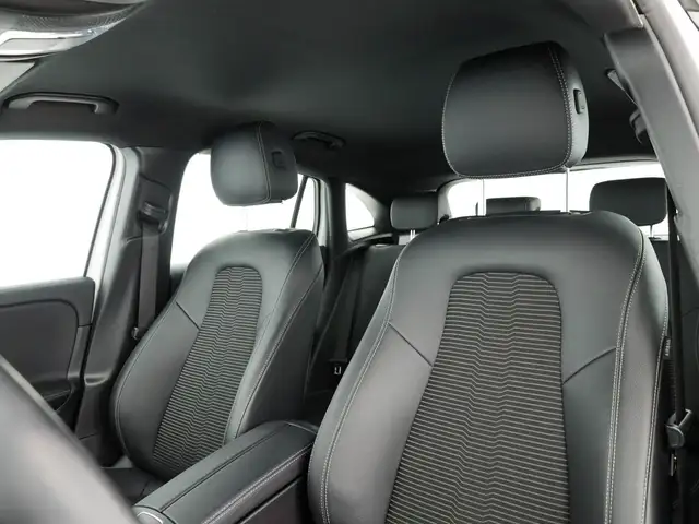 Mercedes-Benz Gla view 13