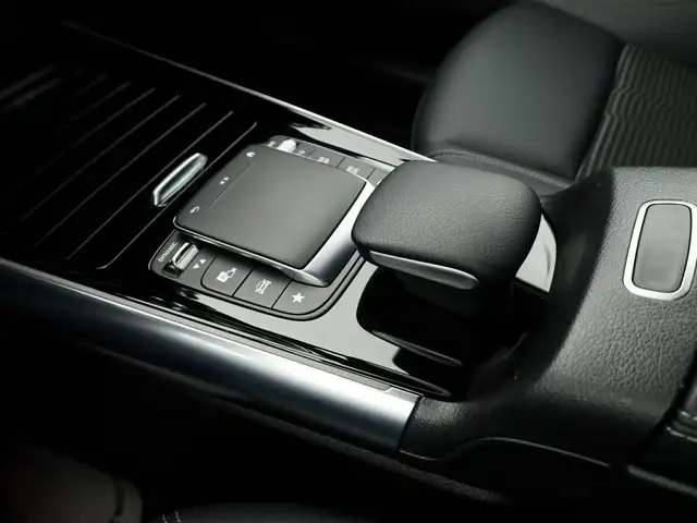 Mercedes-Benz Gla view 19