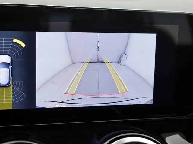 Mercedes-Benz Gla view 17