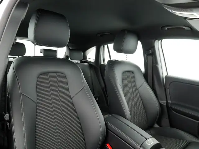 Mercedes-Benz Gla view 12