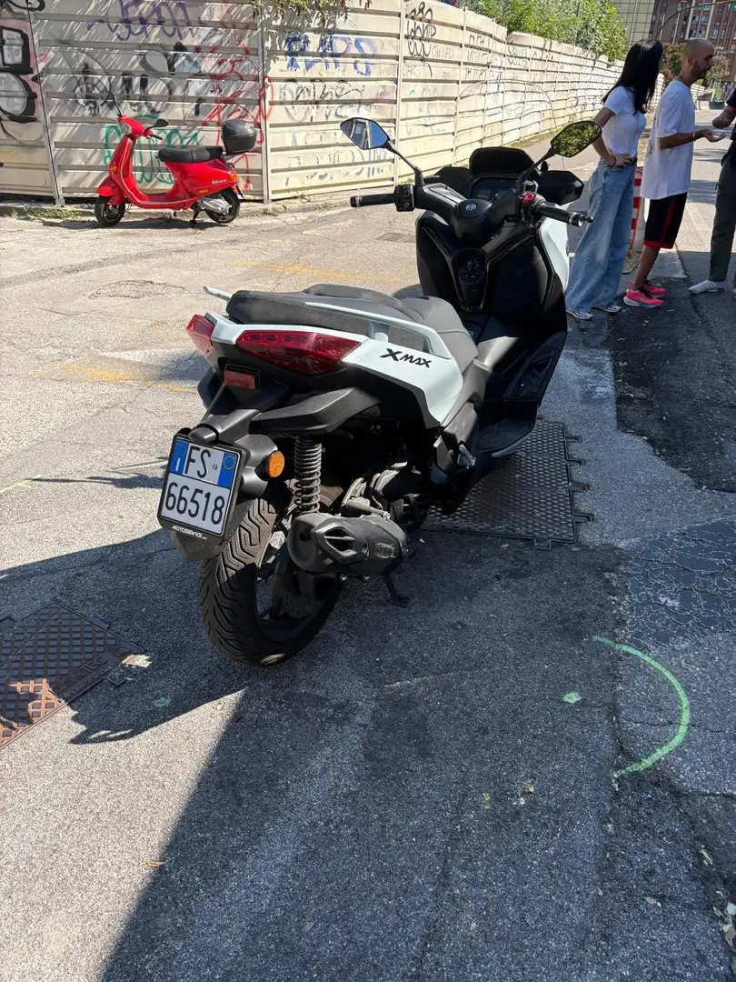 Yamaha X-Max 125 Grigio - 2