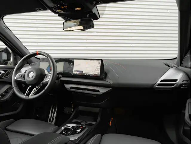 BMW 1 Series view 4