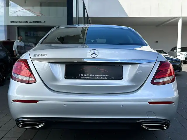 Mercedes-Benz E view 7