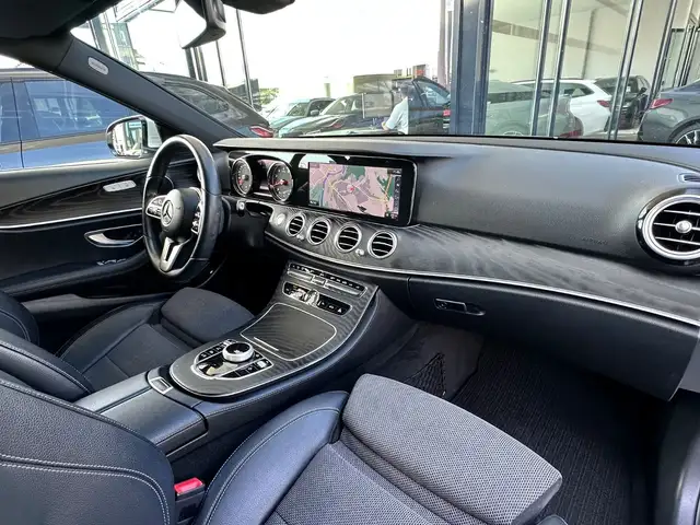 Mercedes-Benz E view 14