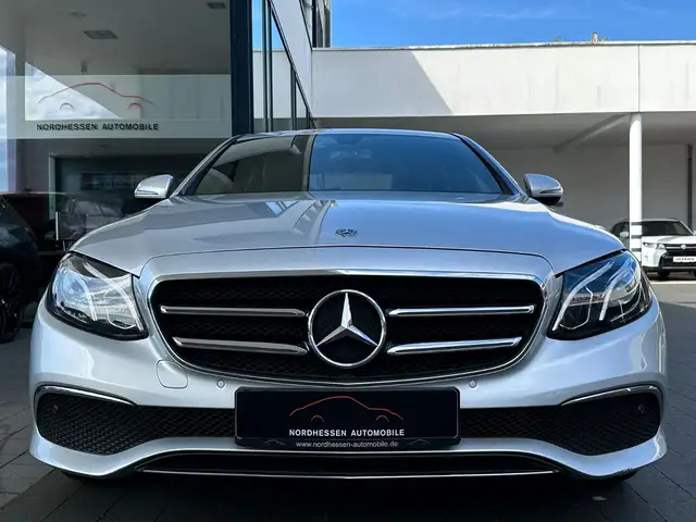 Mercedes-Benz E view 5