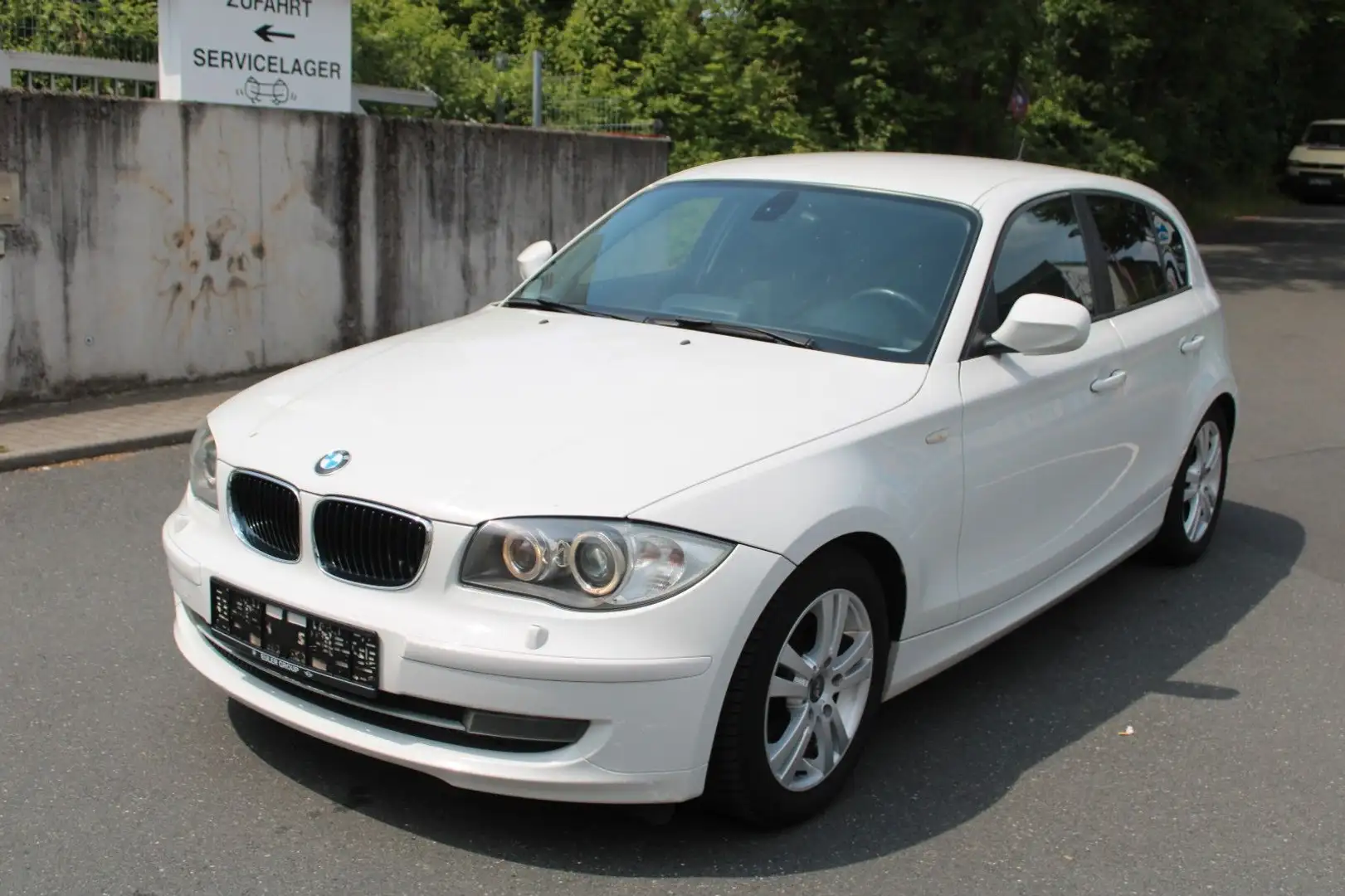 BMW 118 d 6 Gang Navi M Technik Sportsitze Alu Biały - 1