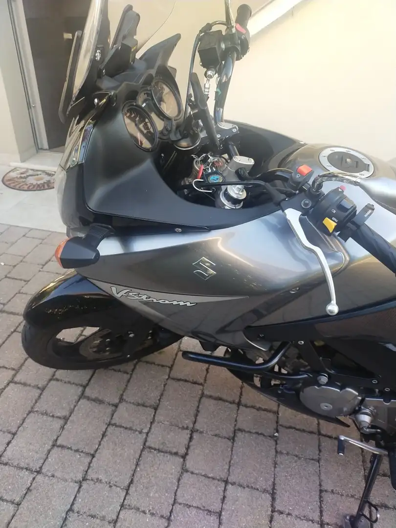 Suzuki V-Strom 650 Серебристый - 1