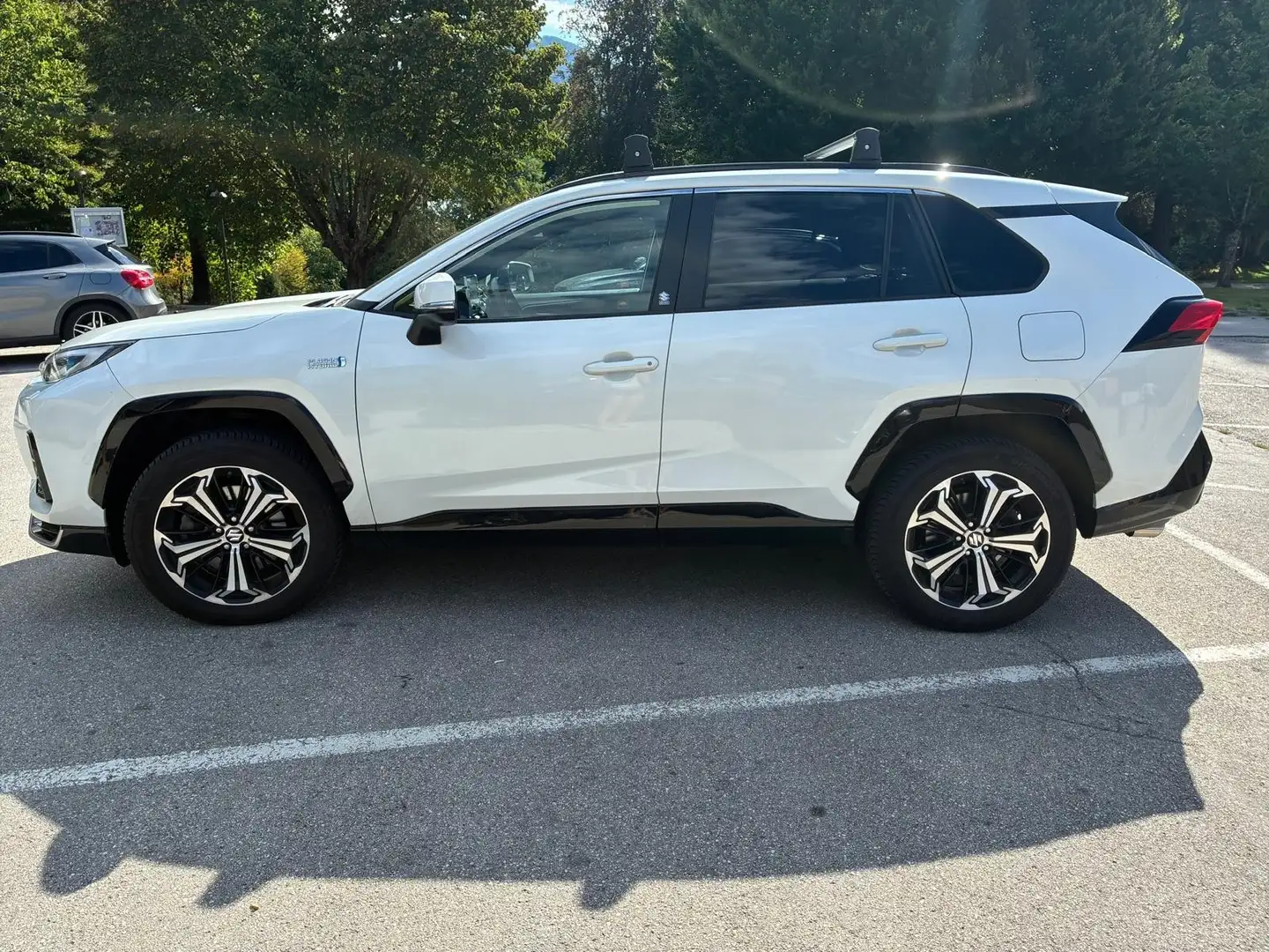 Suzuki Across 2,5 PHEV E-Four Flash CVT - 2
