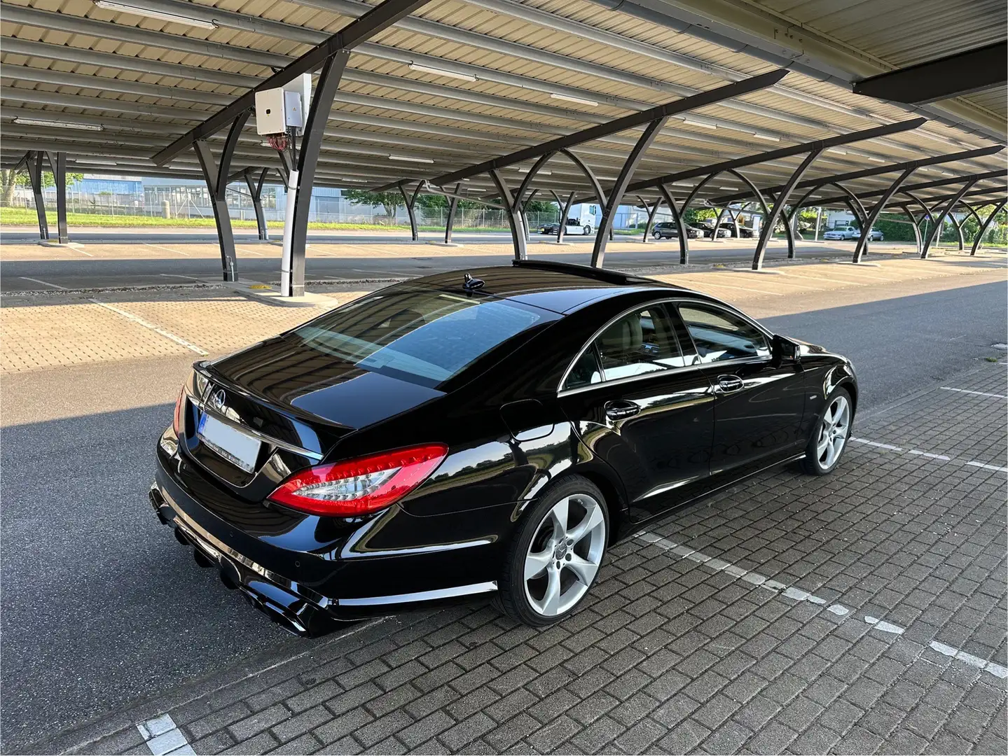 Mercedes-Benz CLS 500 AMG LINE*LED*NAVI*VOLL - 2