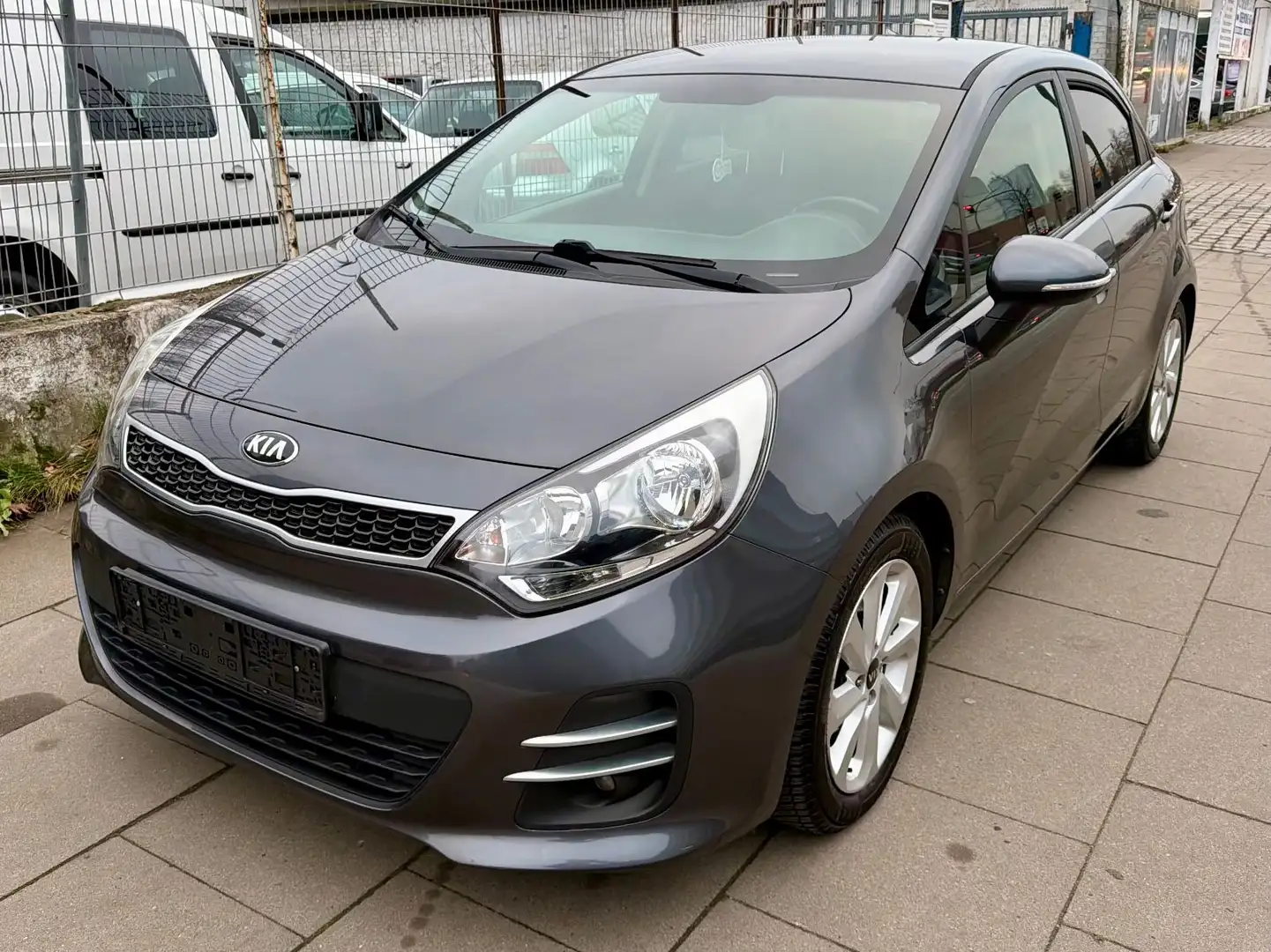 Kia Rio Dream Team / LPG GAS /TÜV NEU / 1.HAND Silber - 2