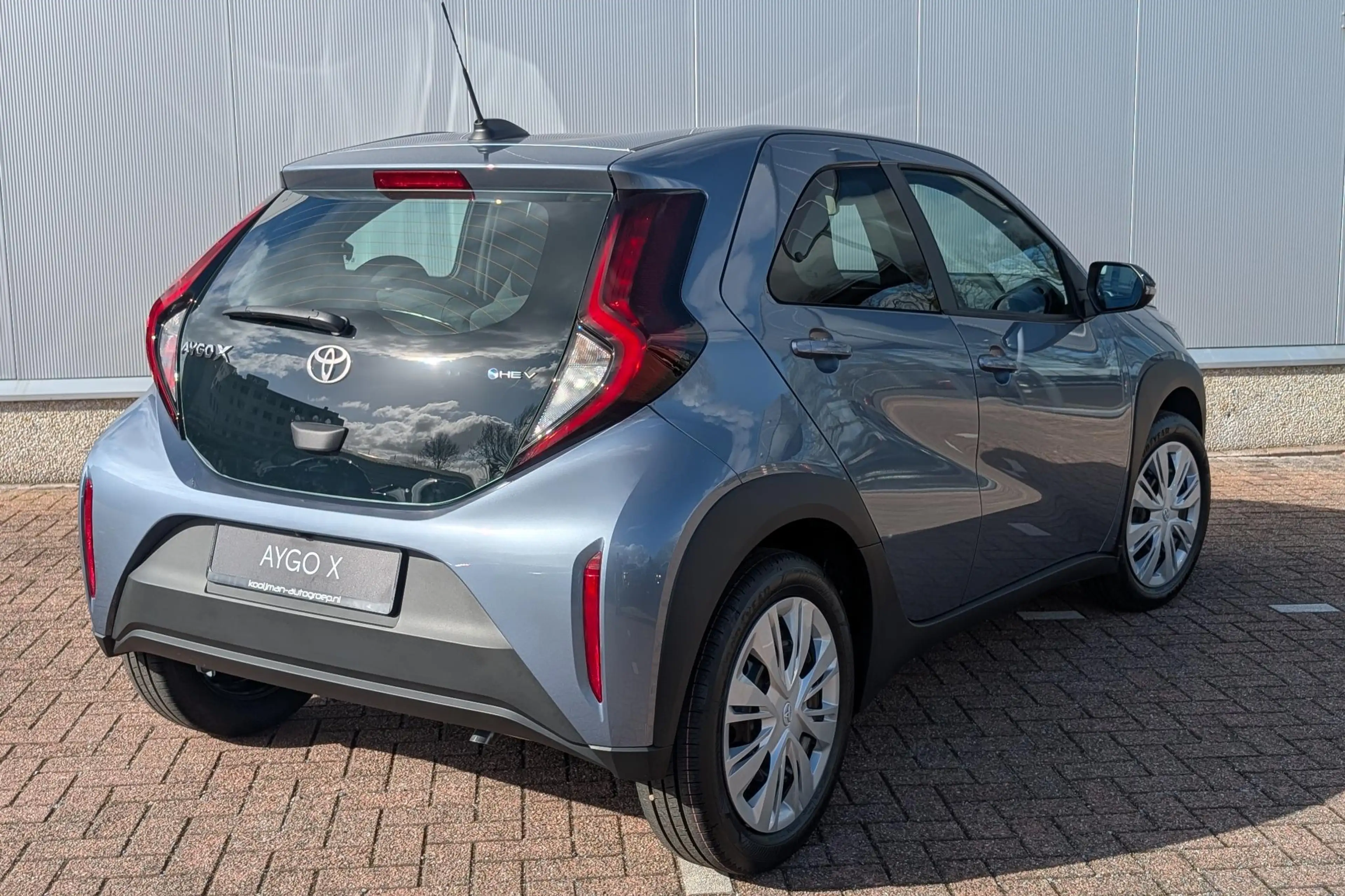 Toyota Aygo X Hybrid 115 play € 1000 inruilpremie, Snel leverbaa — photo 6
