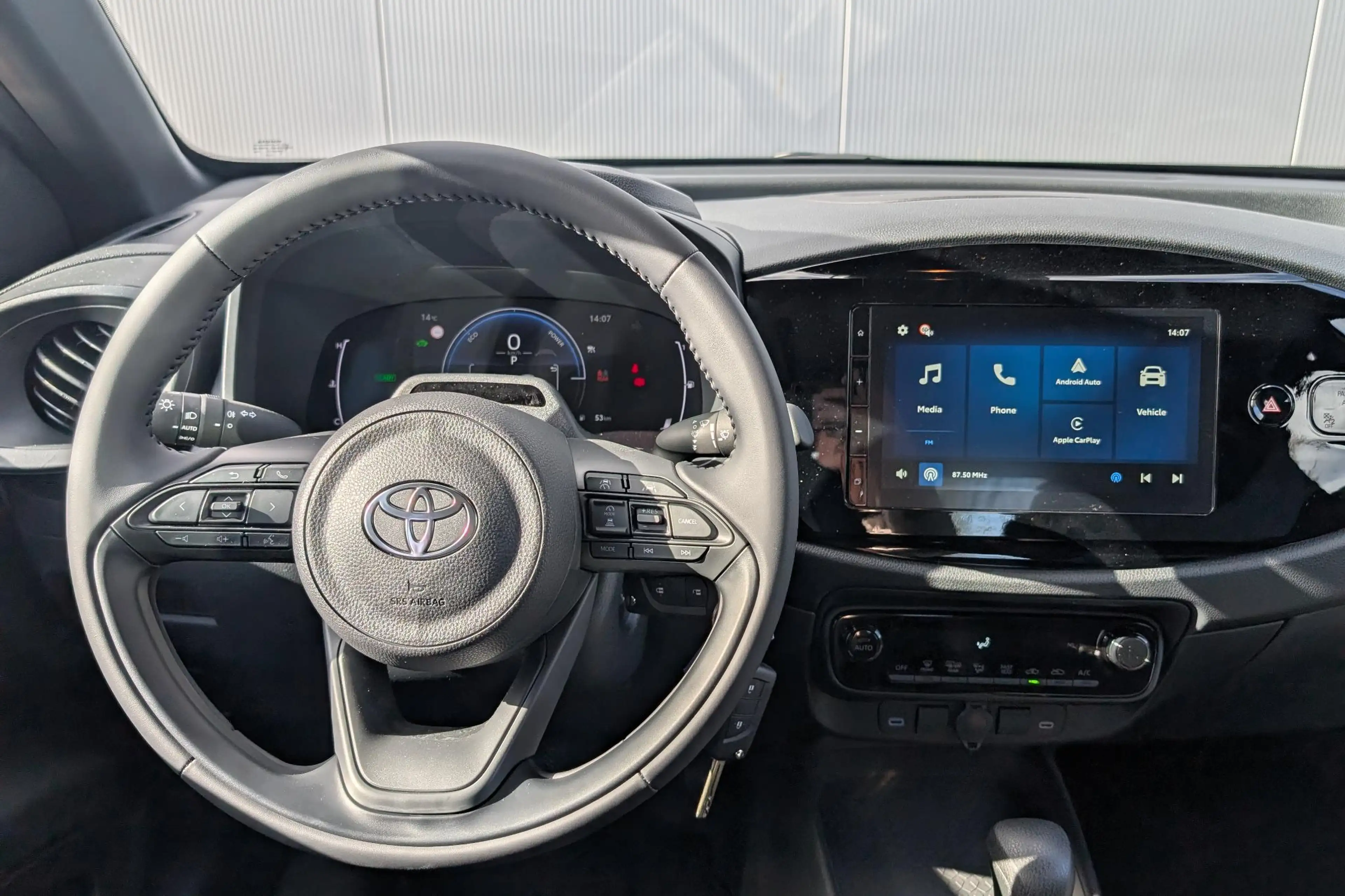 Toyota Aygo X Hybrid 115 play € 1000 inruilpremie, Snel leverbaa — photo 11