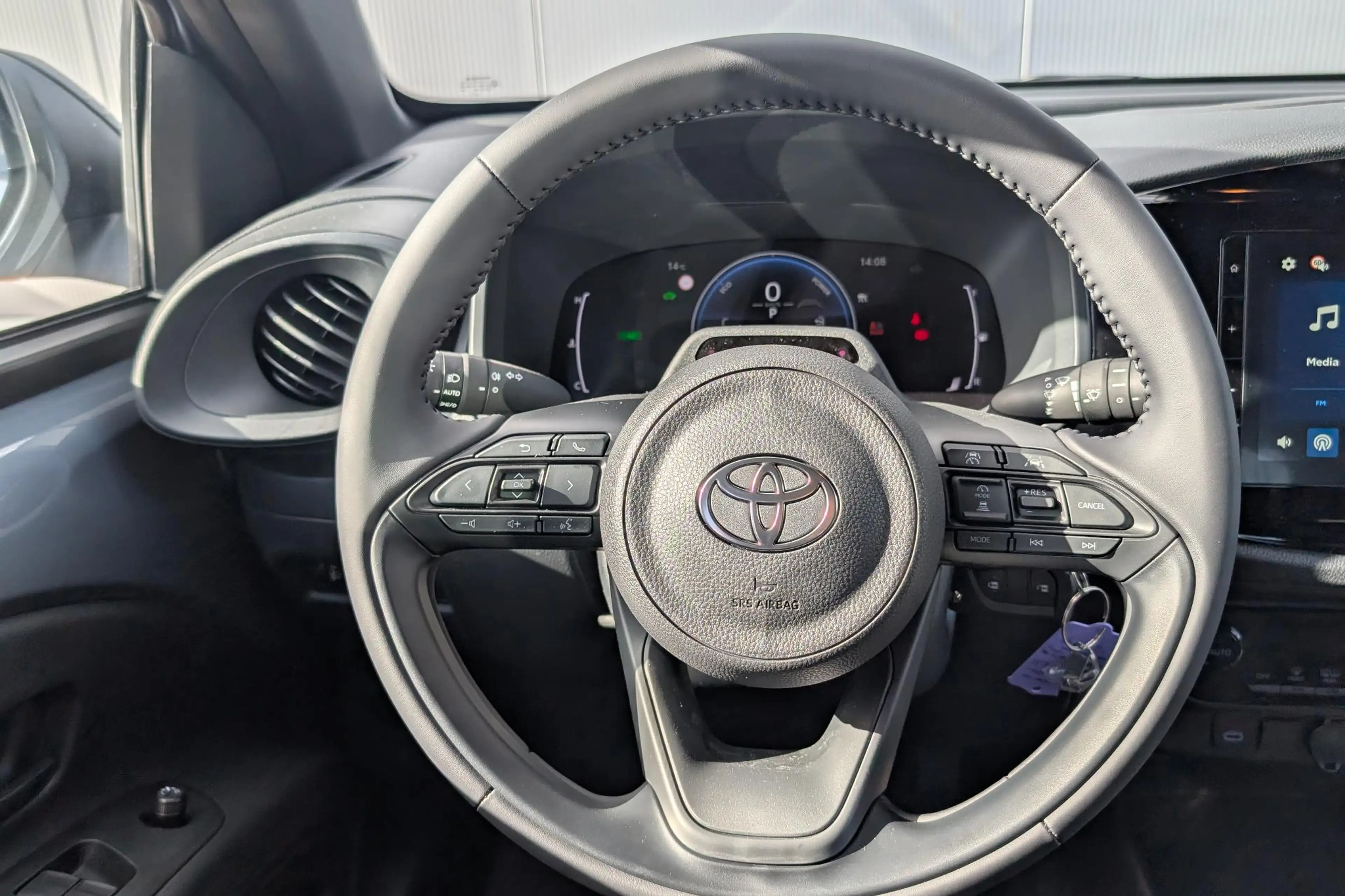 Toyota Aygo X Hybrid 115 play € 1000 inruilpremie, Snel leverbaa — photo 12