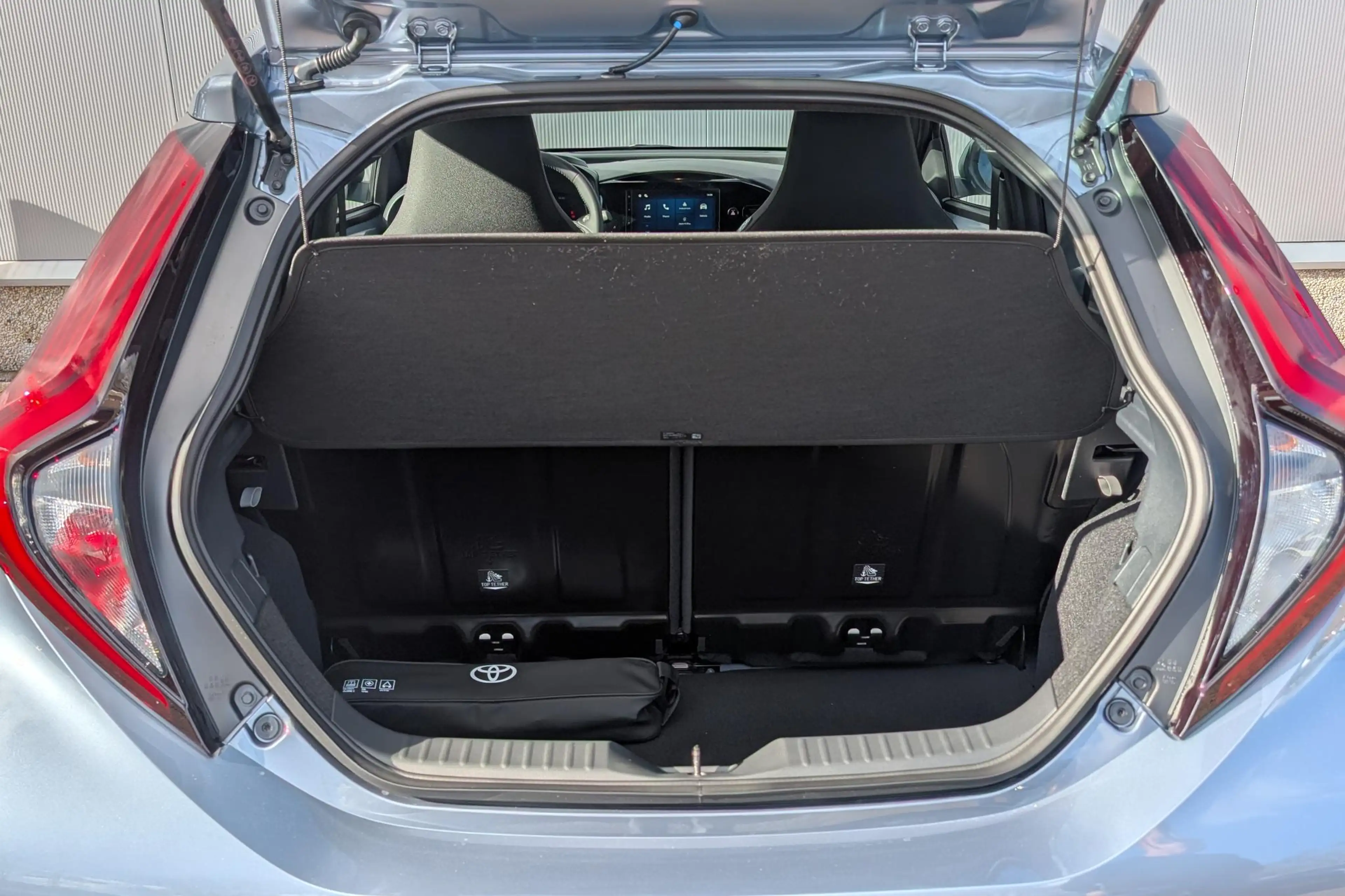 Toyota Aygo X Hybrid 115 play € 1000 inruilpremie, Snel leverbaa — photo 9