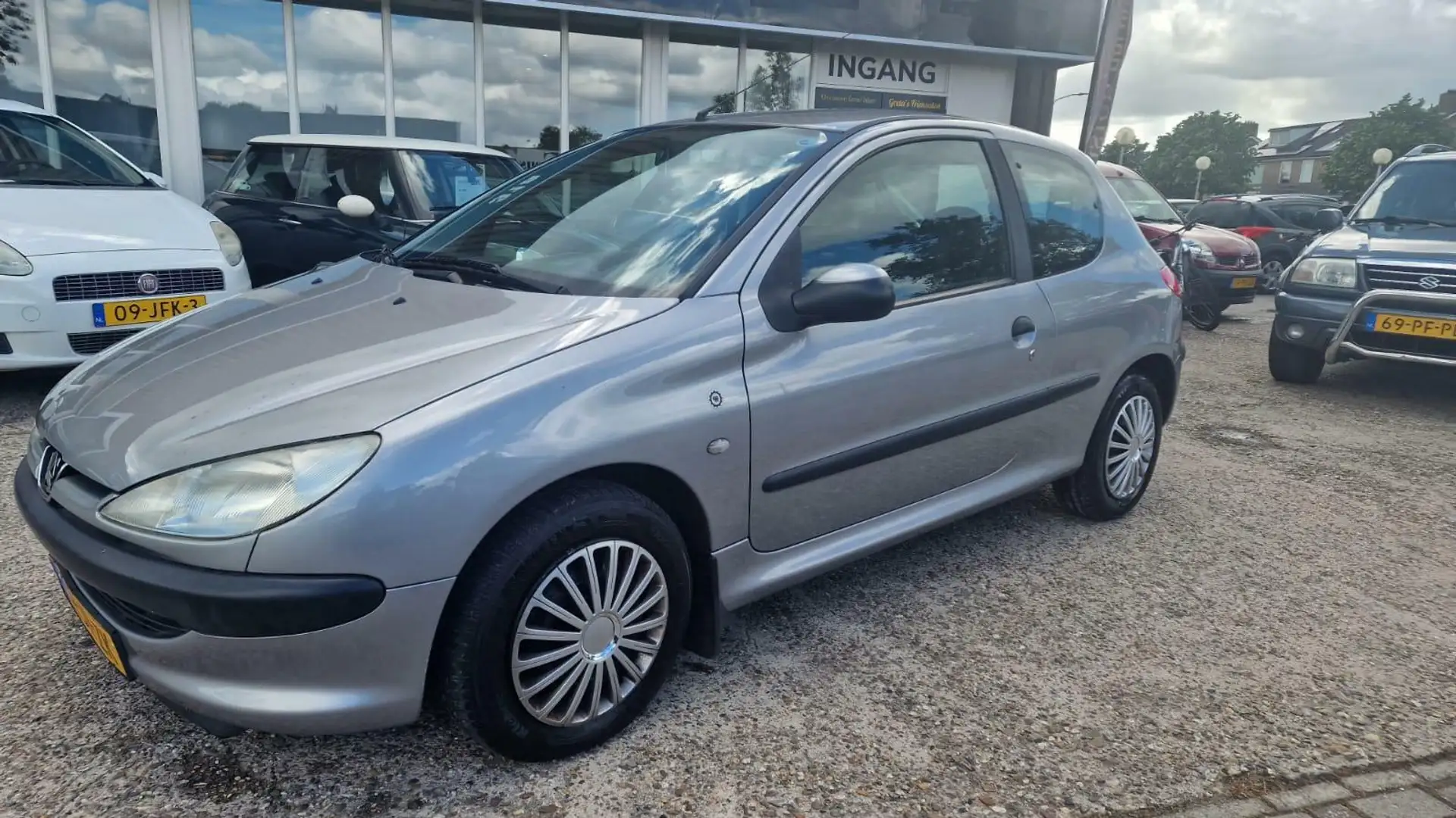 Peugeot 206 1.4 XT AUTOMAAT 💢€1699,-💢 Grijs - 1