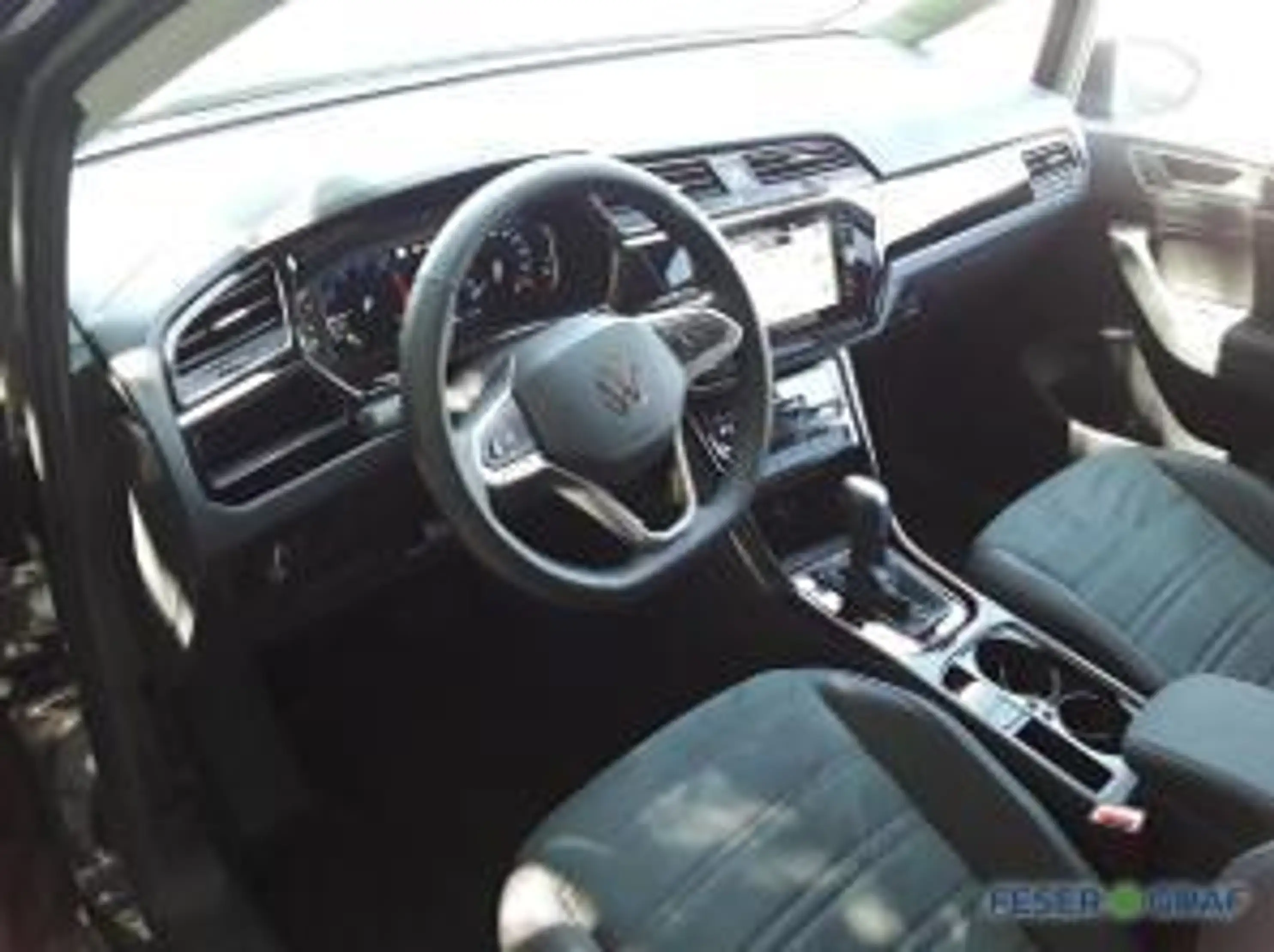 Volkswagen Touran 1.5 TSI R-LINE DSG 7-SITZE AHK KAMERA — photo 3