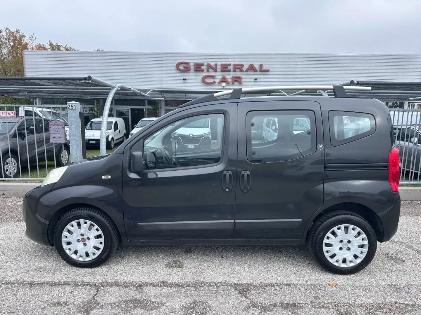 Fiat Qubo 1.3 MJT 75 CV Active Nero - 1