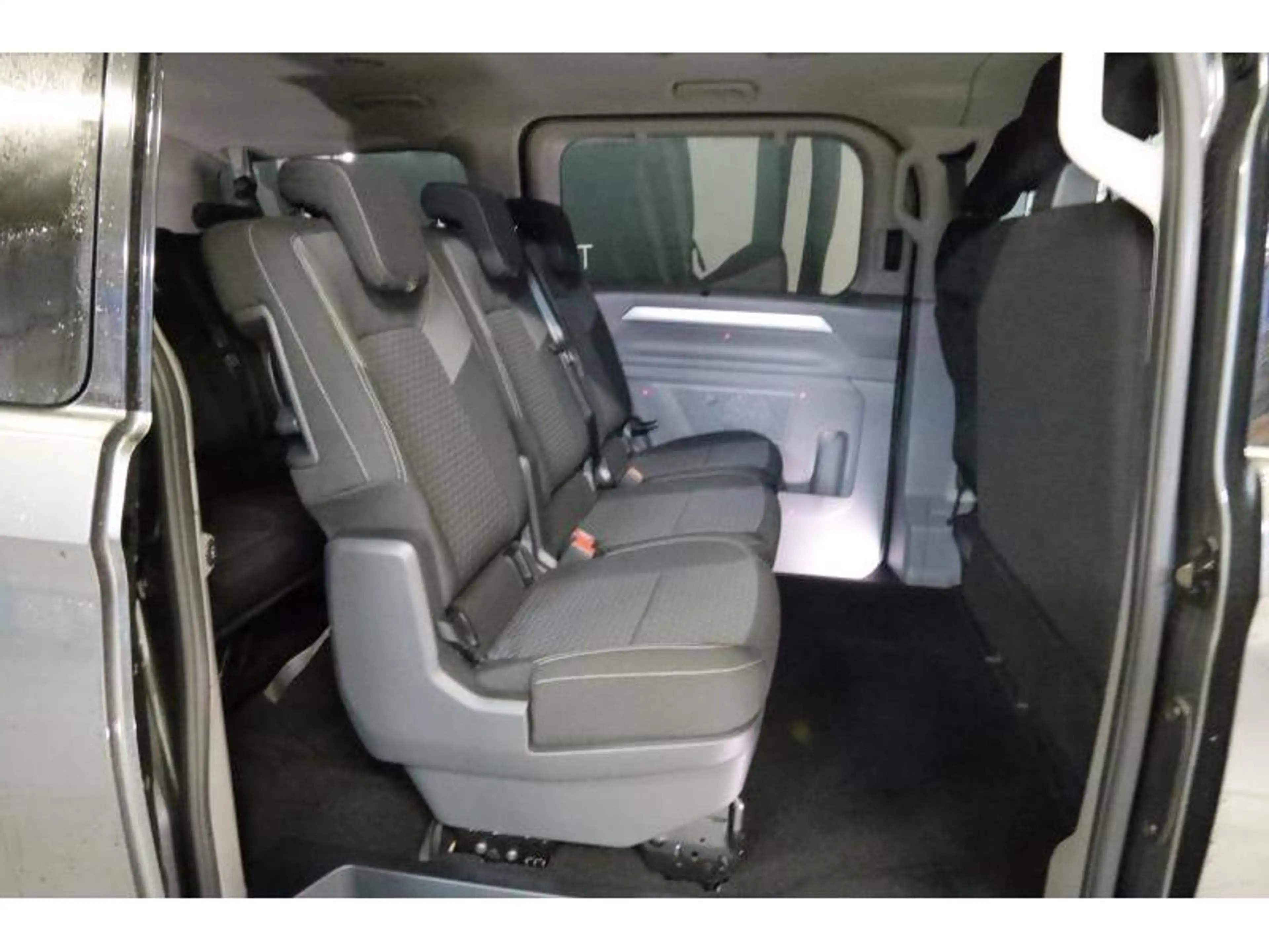 Volkswagen T7 Caravelle STYLE COURT — photo 15
