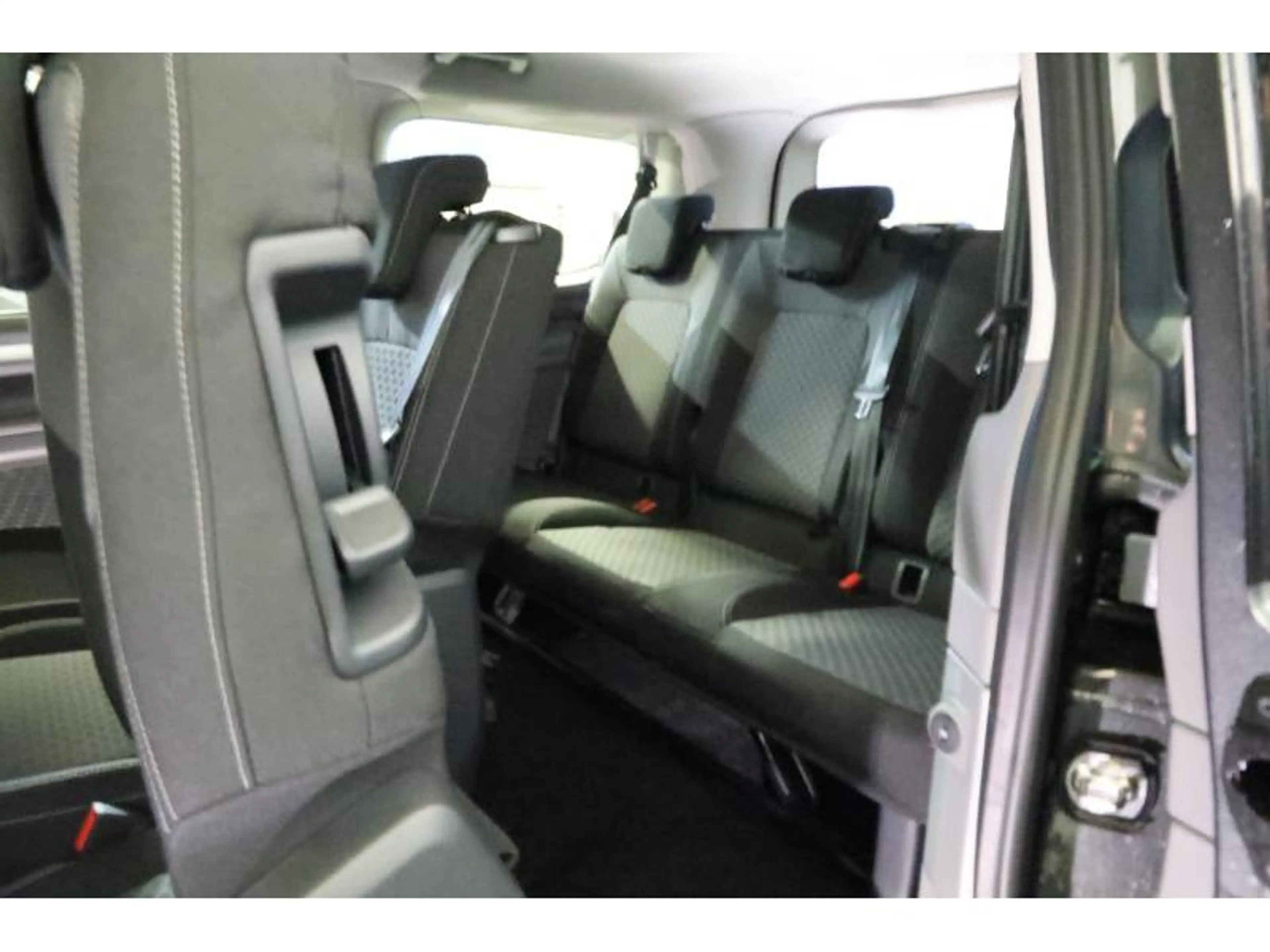 Volkswagen T7 Caravelle STYLE COURT — photo 13