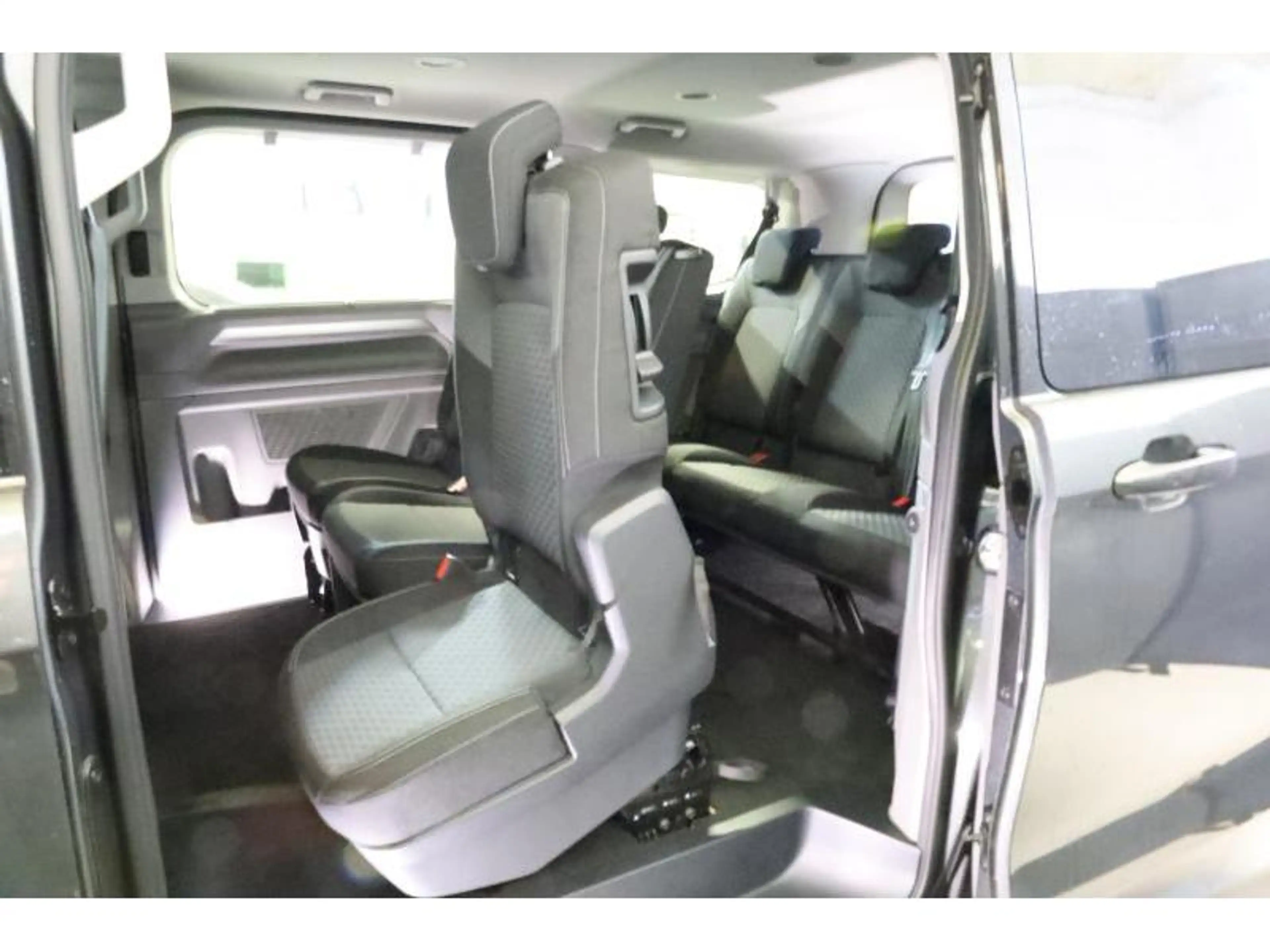 Volkswagen T7 Caravelle STYLE COURT — photo 14