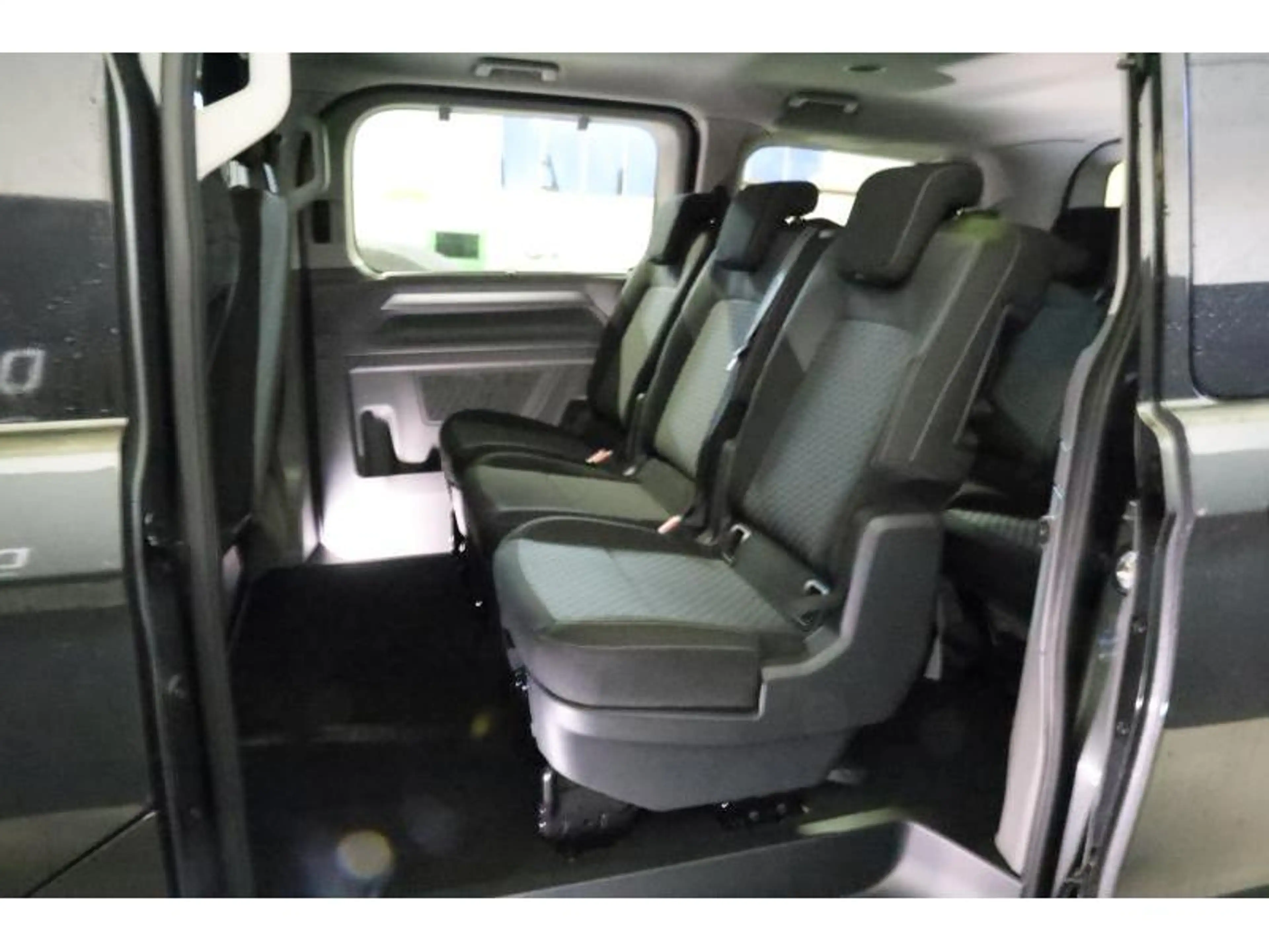 Volkswagen T7 Caravelle STYLE COURT — photo 11