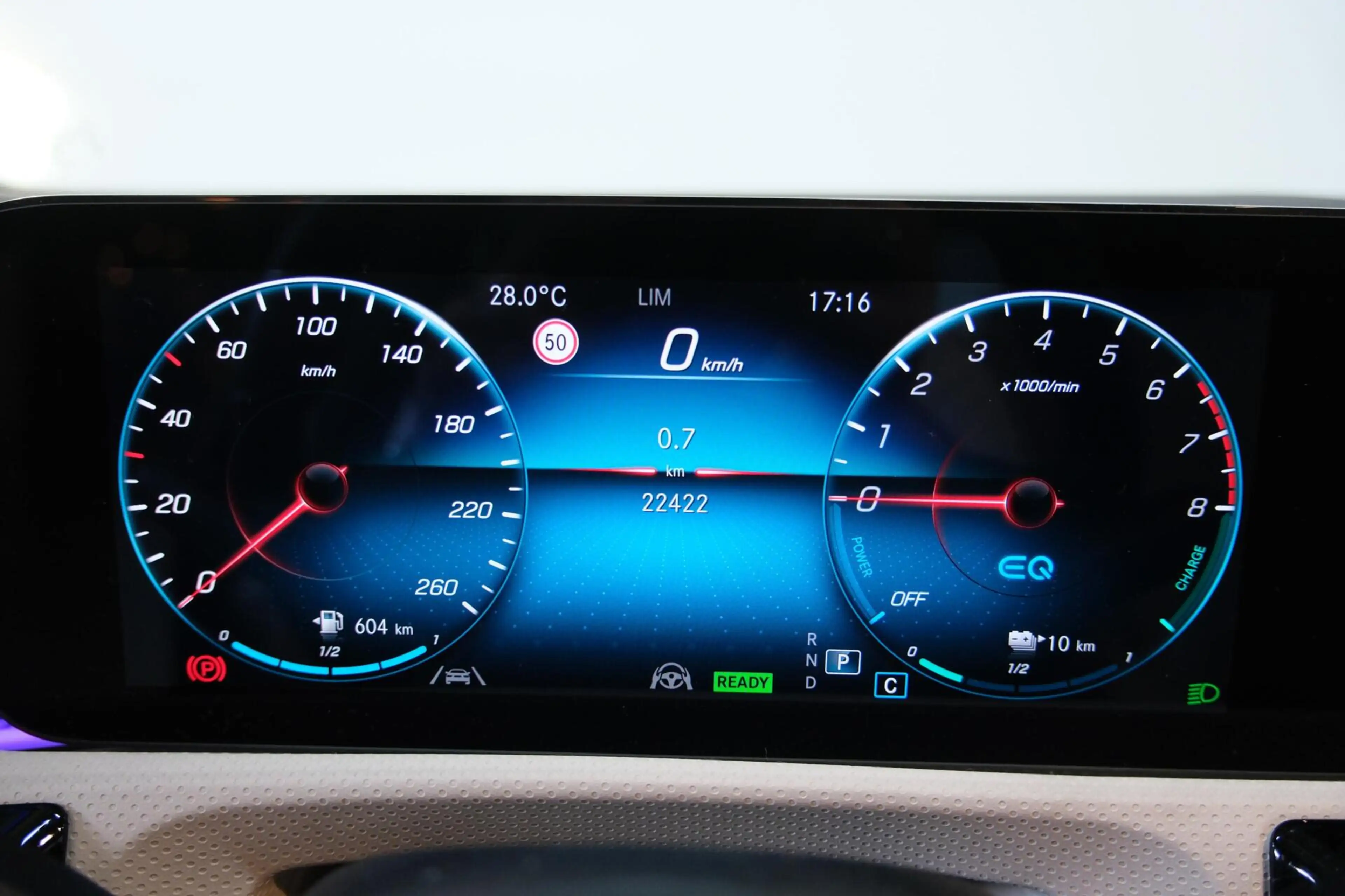 Mercedes-Benz A 250 e Business Solution AMG | Beige Leder — photo 15