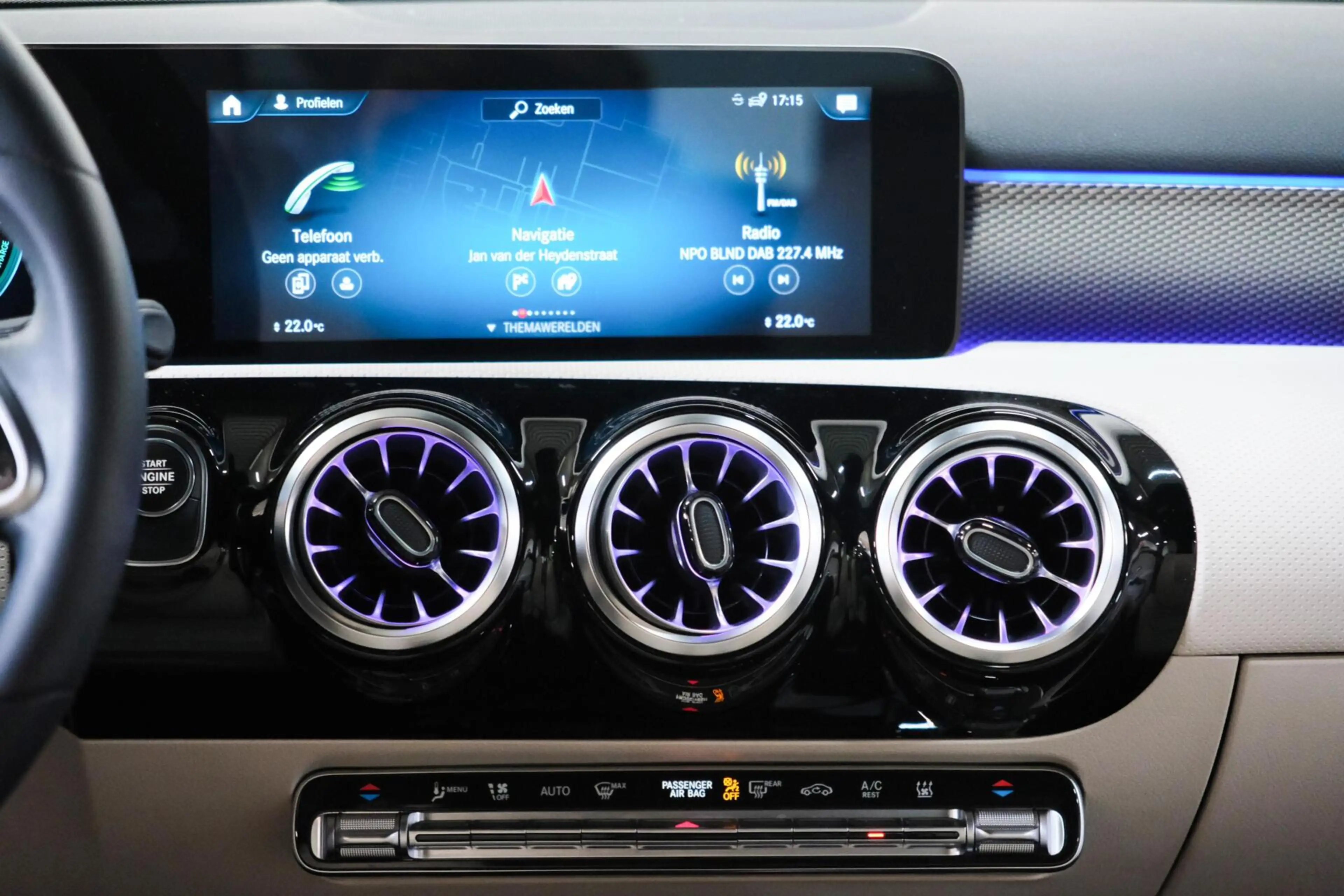 Mercedes-Benz A 250 e Business Solution AMG | Beige Leder — photo 14