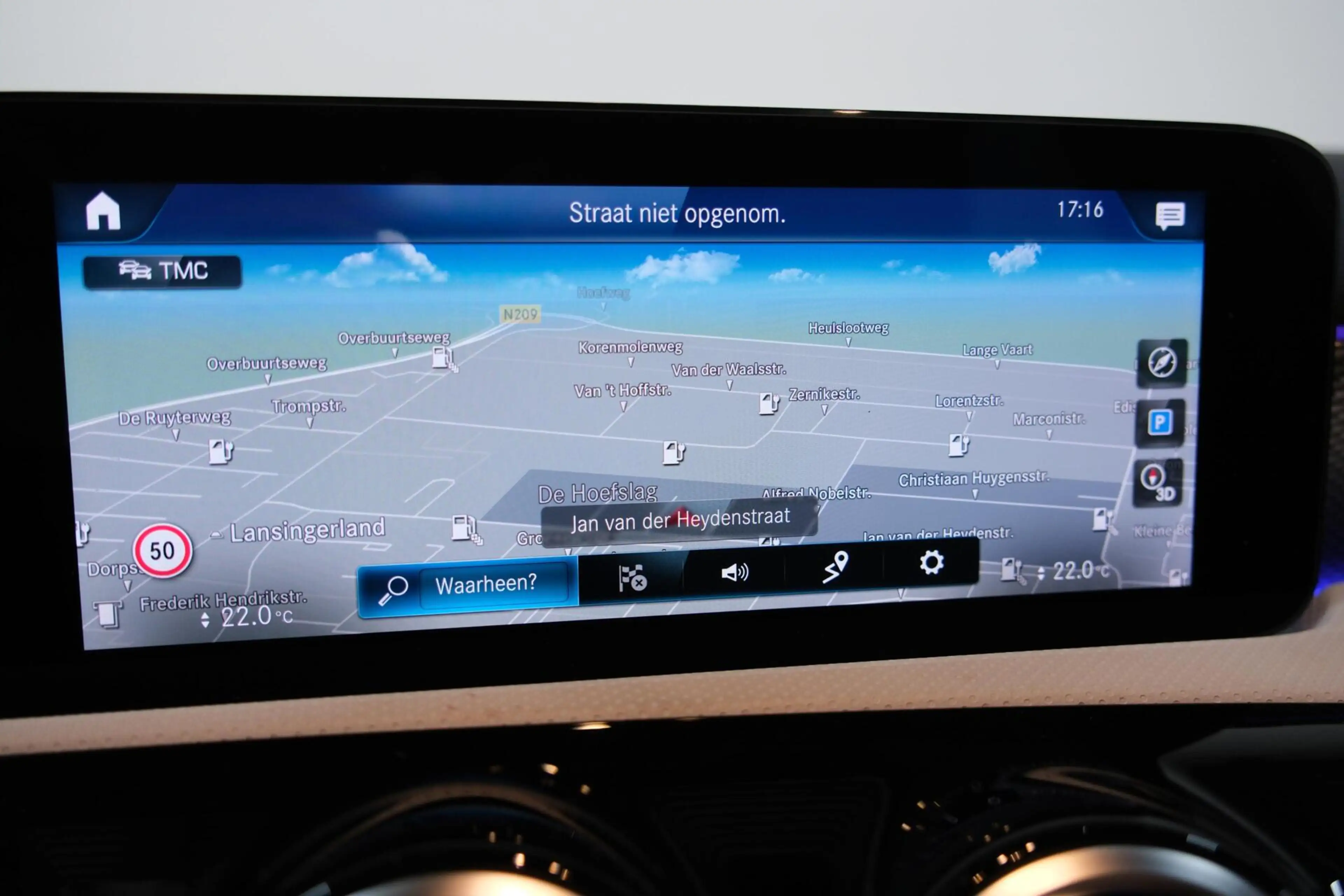 Mercedes-Benz A 250 e Business Solution AMG | Beige Leder — photo 16