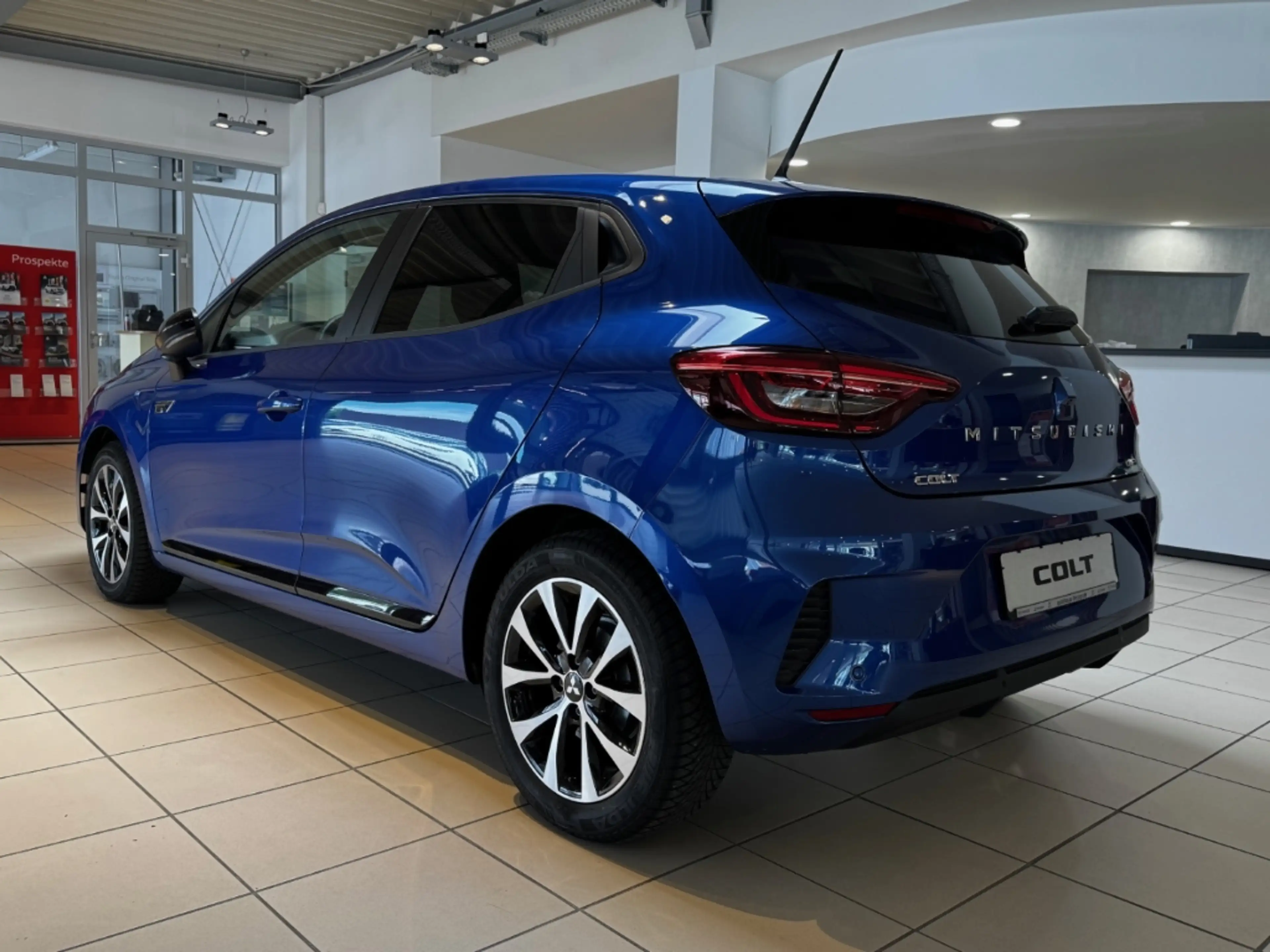 Mitsubishi Colt Plus Hybrid — photo 3