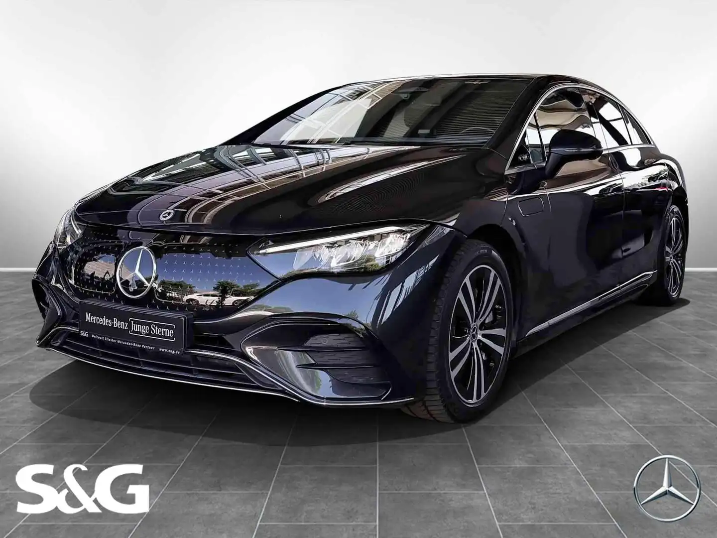 Mercedes-Benz EQE 350 + AMG AHK+TOTWINKEL+HIFI+MEMORY+360°+20" Gris - 1