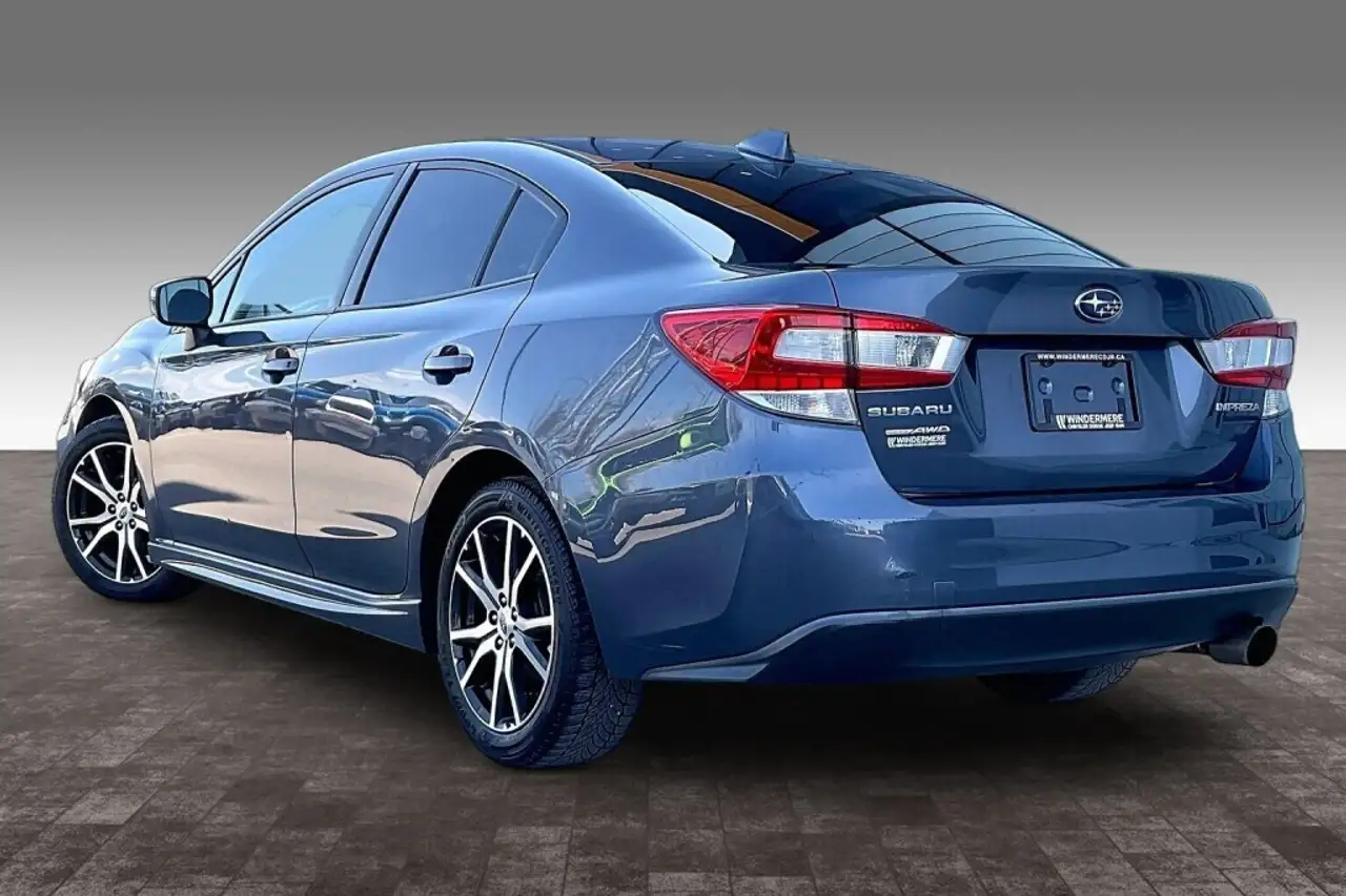 Subaru Impreza снимка Subaru Impreza