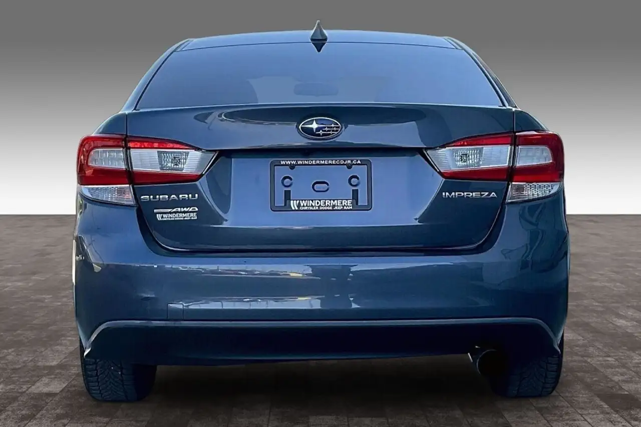 Subaru Impreza снимка Subaru Impreza