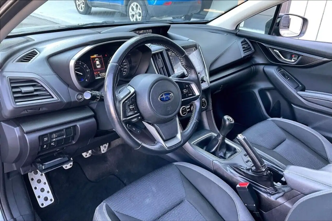 Subaru Impreza снимка Subaru Impreza